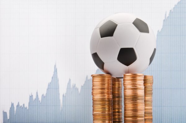 ᐈ Футбол и деньги: фото и картинки футбол и деньги, скачать изображения на Depositphotos®